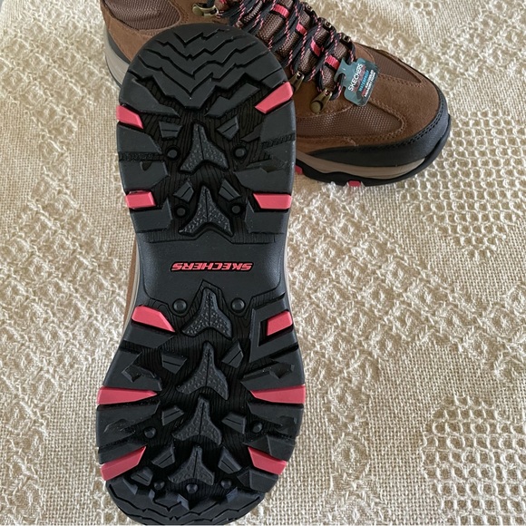 NEW SKECHERS HIKING TRAIL BOOTS - Picture 7 of 14